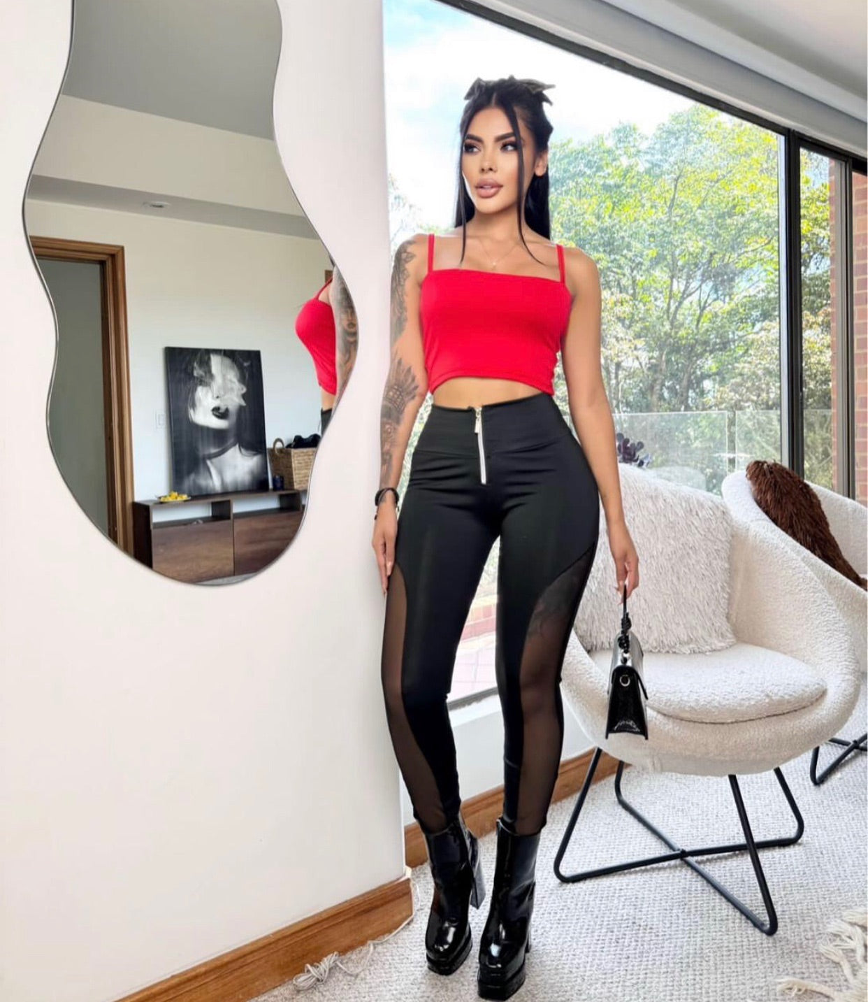 Leggins con trasparencia lateral
