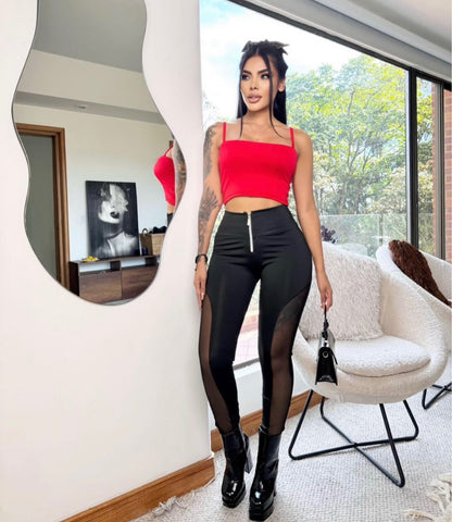 Leggins con trasparencia lateral